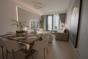 Ultimate Stay / Downtown / 3 Beds / Upscale Luxury / Fantastic Finishing / New Building